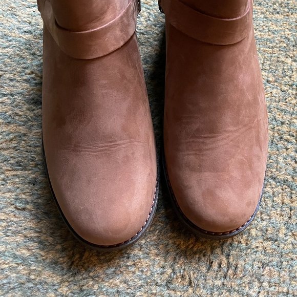 Teva De La Vina Dos Chelsea Boots NWOT - Picture 8 of 9